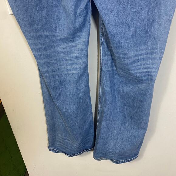 Torrid Light Wash Denim Relaxed Boot Jeans Sz 24T Tall Length - Picture 10 of 13